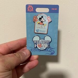 2025 Disney Parks 2 Pin Set DVC Vacation Club Welcome Home Mickey Mouse LR New